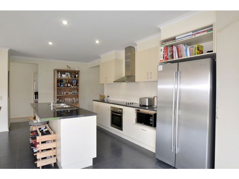 14 Diane Place, Inverloch VIC 3996