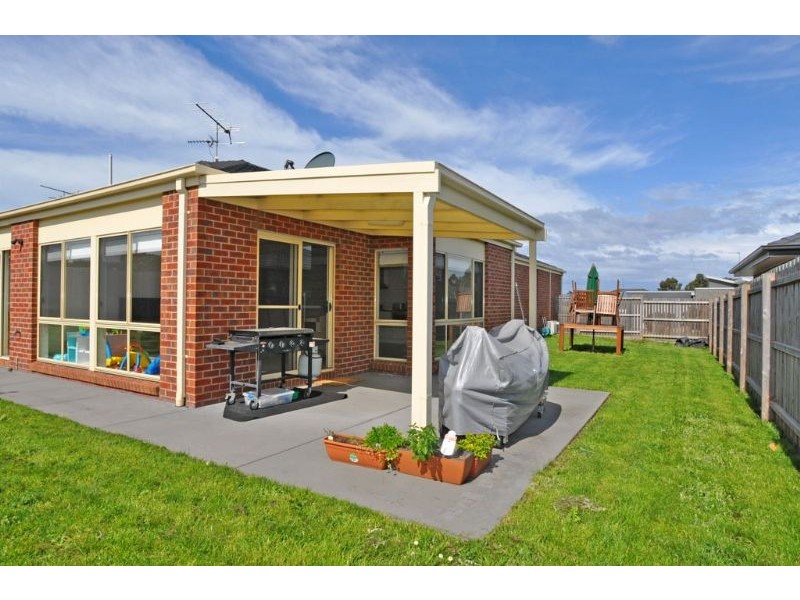 14 Diane Place, Inverloch VIC 3996