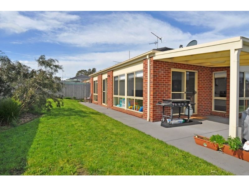 14 Diane Place, Inverloch VIC 3996