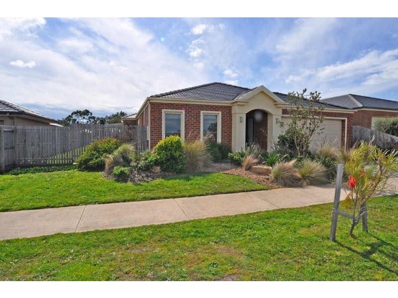 14 Diane Place, Inverloch VIC 3996