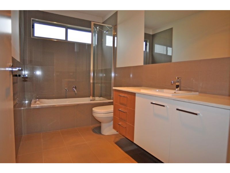 2b Bruce St, Inverloch VIC 3996