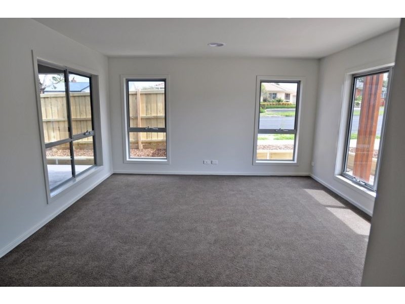 2b Bruce St, Inverloch VIC 3996