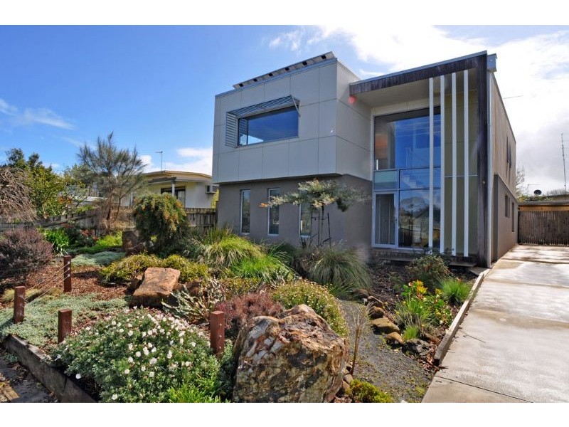 49 Bayview Avenue, Inverloch VIC 3996