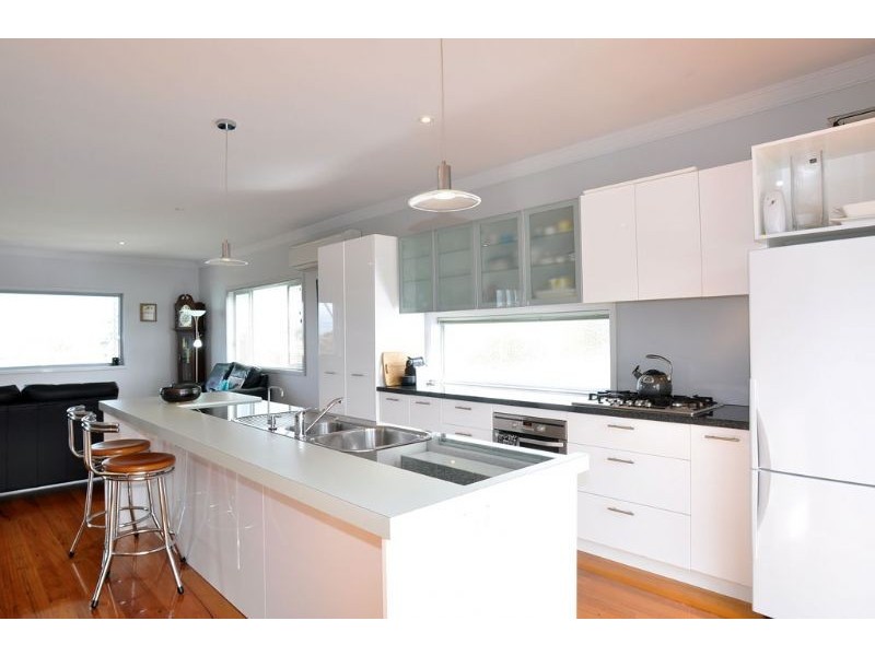 49 Bayview Avenue, Inverloch VIC 3996