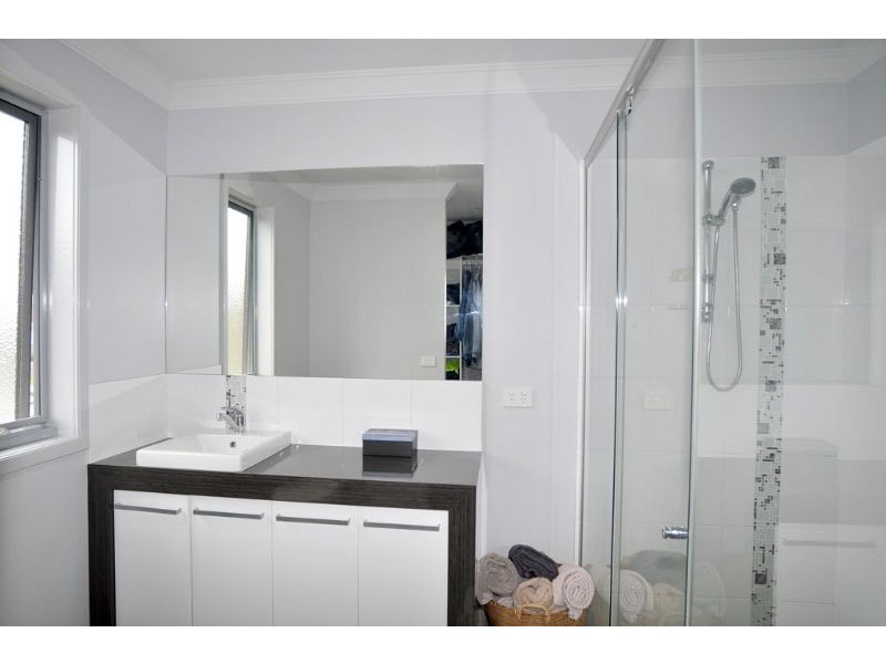 49 Bayview Avenue, Inverloch VIC 3996