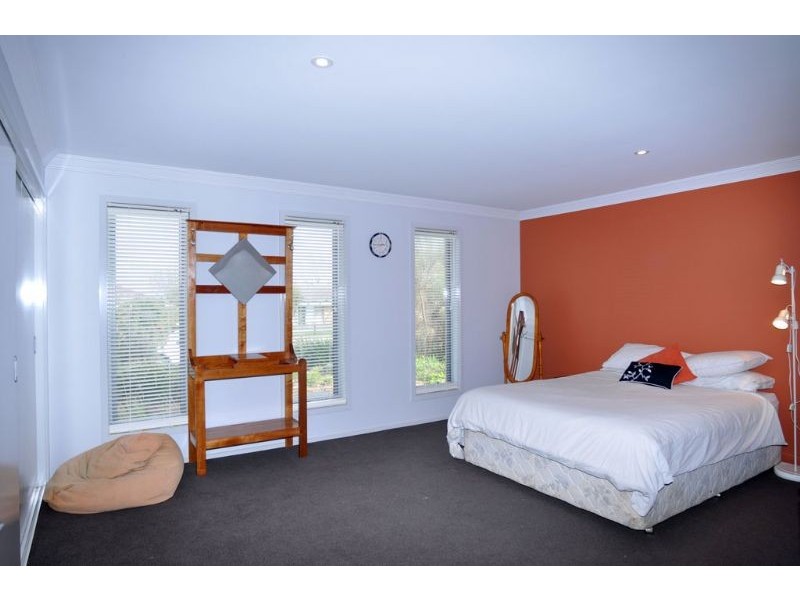 49 Bayview Avenue, Inverloch VIC 3996