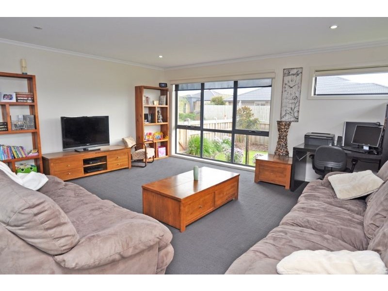22 Heather Grove, Inverloch VIC 3996