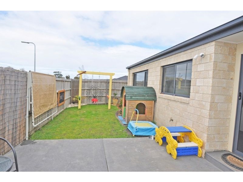 22 Heather Grove, Inverloch VIC 3996