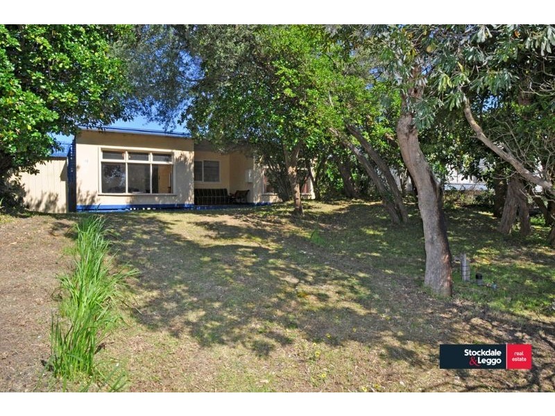 72 Lohr Avenue, Inverloch VIC 3996