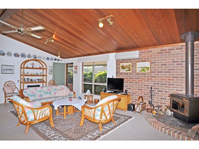 18 Youll Grove, Inverloch VIC 3996