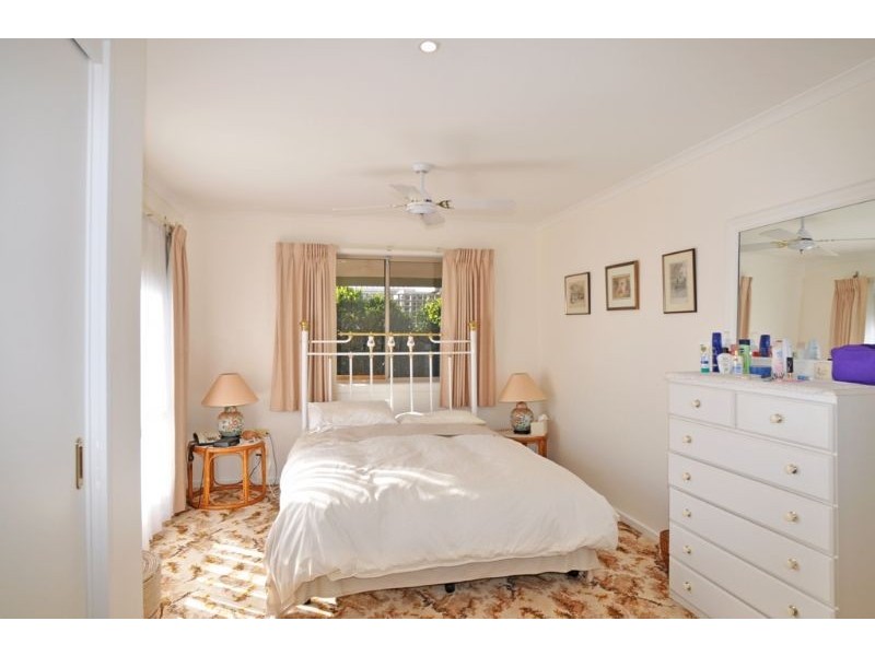 18 Youll Grove, Inverloch VIC 3996