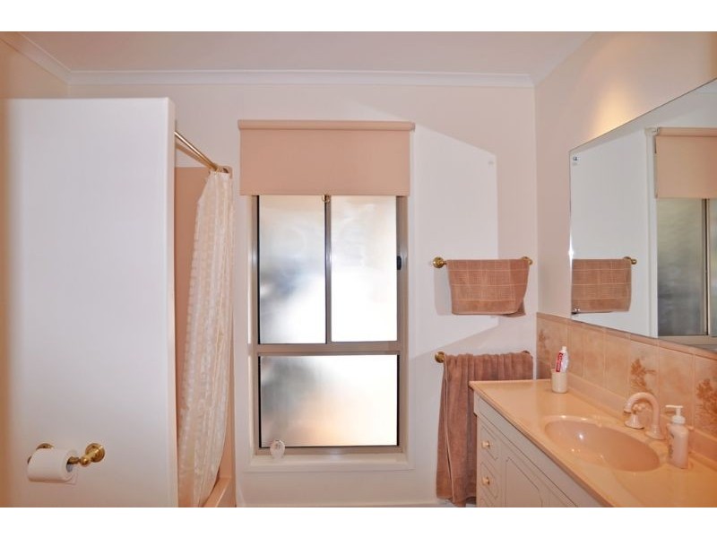 18 Youll Grove, Inverloch VIC 3996