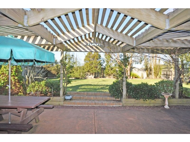 18 Youll Grove, Inverloch VIC 3996