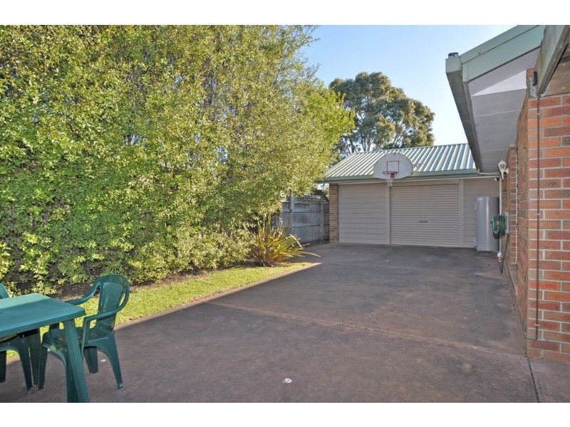 18 Youll Grove, Inverloch VIC 3996