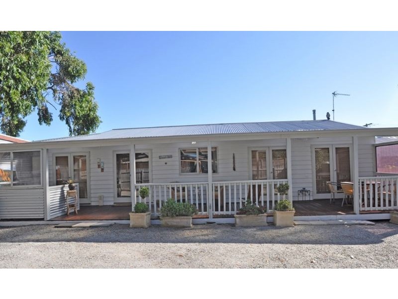 2/11 Wilson Avenue, Inverloch VIC 3996