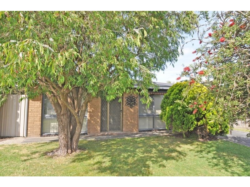 8 Moonah Way, Inverloch VIC 3996