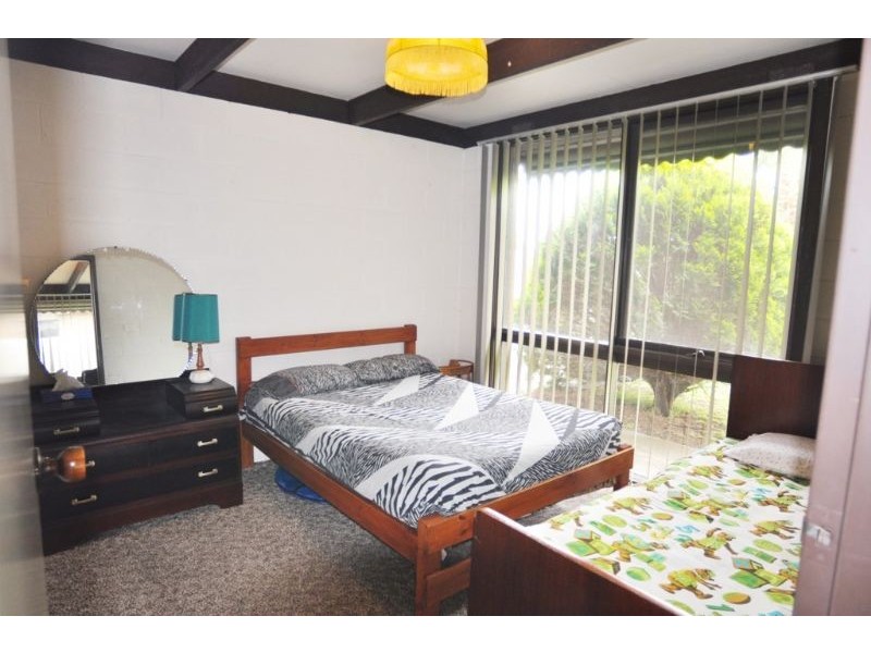 8 Moonah Way, Inverloch VIC 3996