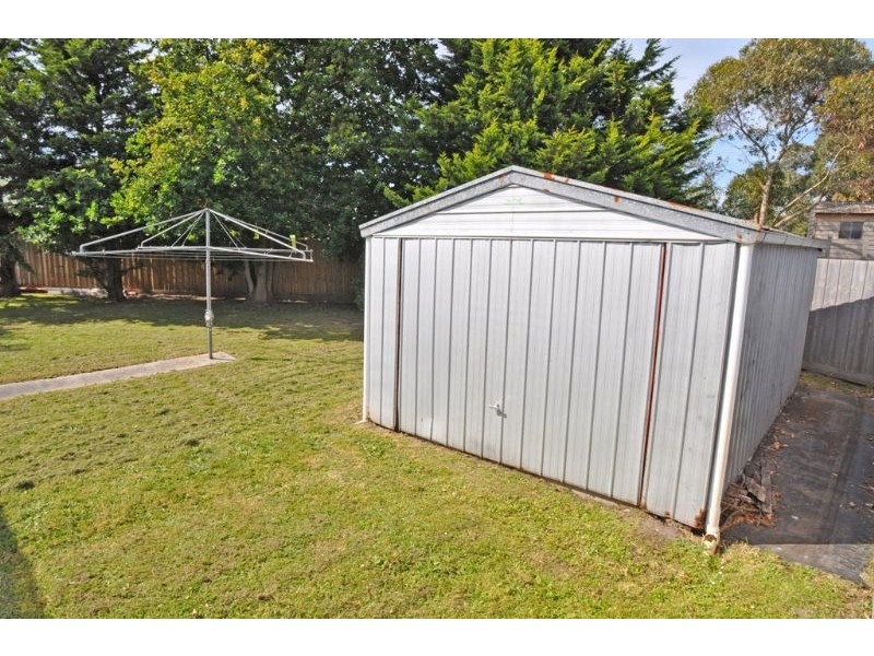 8 Moonah Way, Inverloch VIC 3996