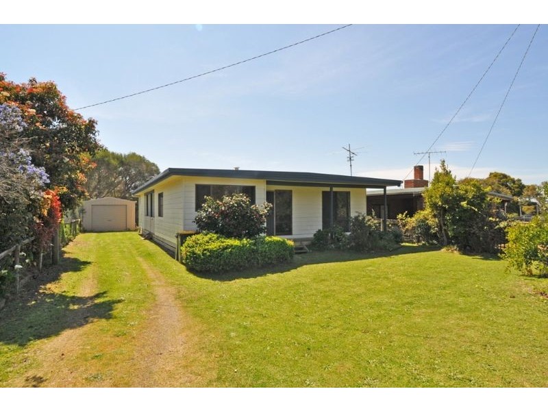16 Ellen Avenue, Tarwin Lower VIC 3956