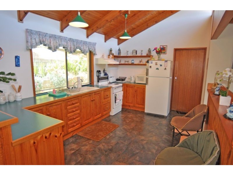 2 Centre Road, Venus Bay VIC 3956