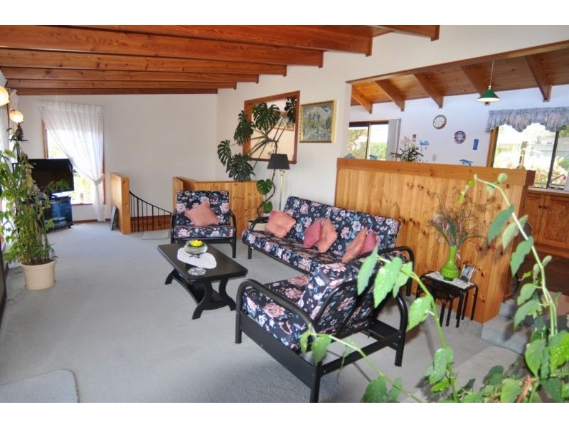 2 Centre Road, Venus Bay VIC 3956