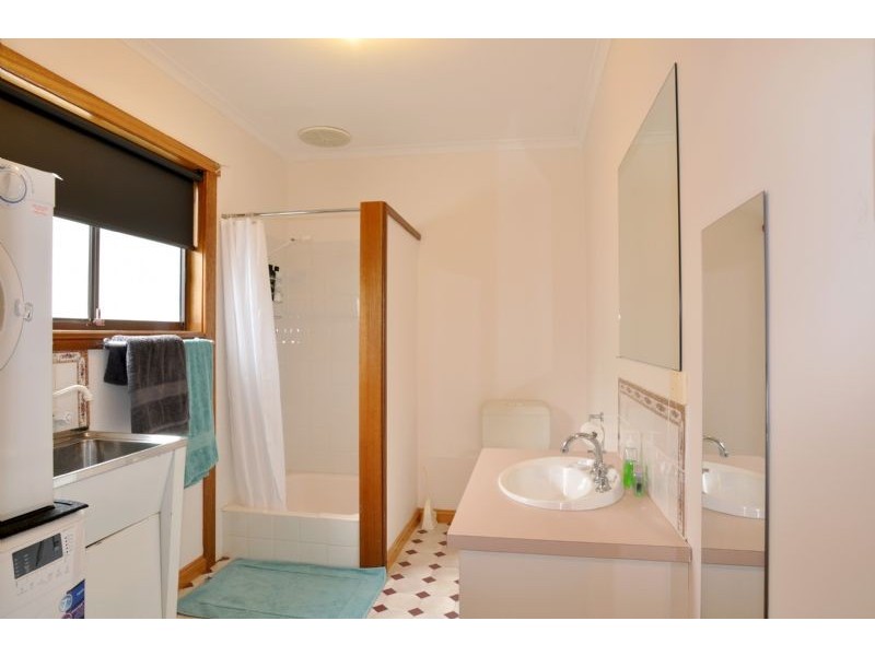 24 Toorak Road, Inverloch VIC 3996