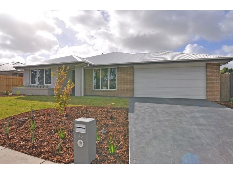 10 Hobson Place, Inverloch VIC 3996
