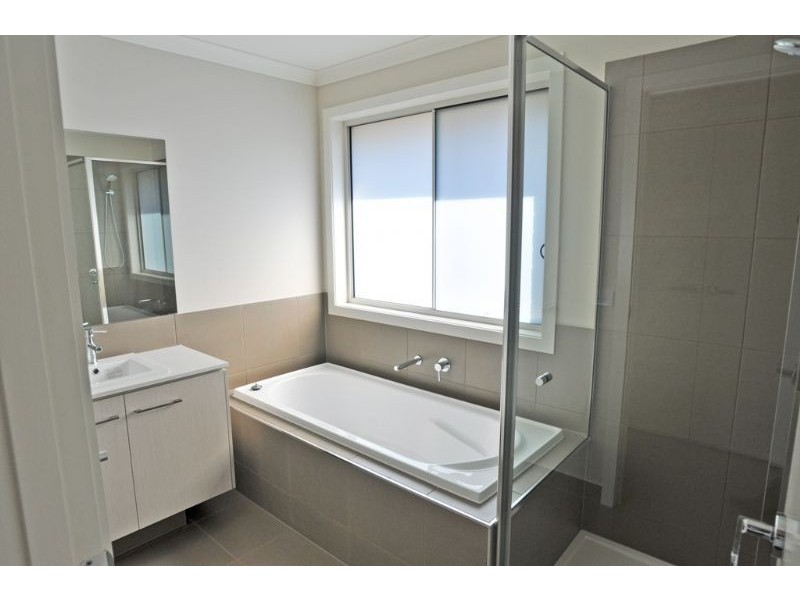 10 Hobson Place, Inverloch VIC 3996