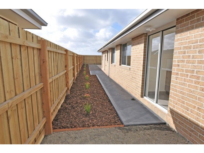 10 Hobson Place, Inverloch VIC 3996