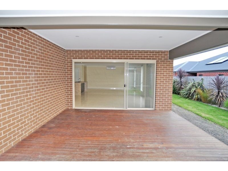 9 Queenscliff Drive, Inverloch VIC 3996