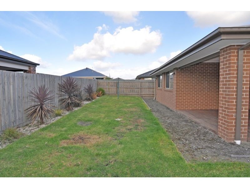 9 Queenscliff Drive, Inverloch VIC 3996
