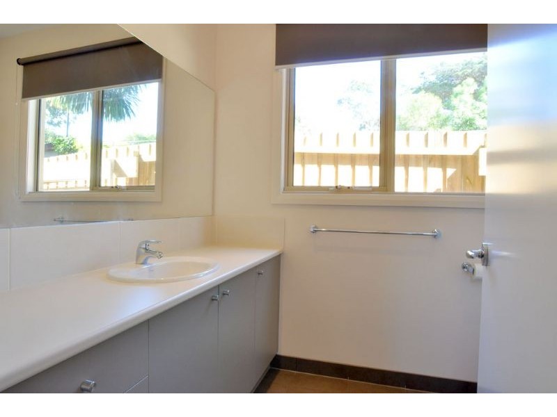 1/2 Freda Street, Inverloch VIC 3996