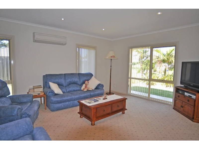 10 PAPERBARK PLACE, Inverloch VIC 3996