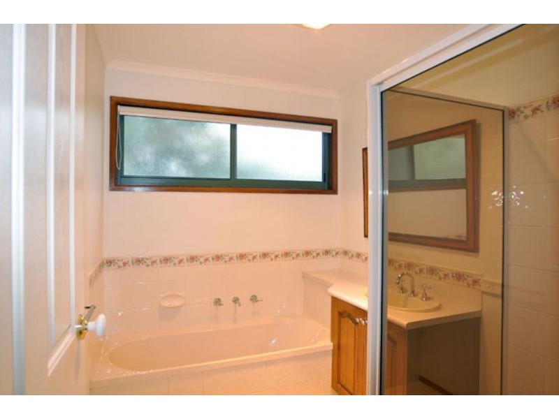 2/58 Toorak Rd, Inverloch VIC 3996