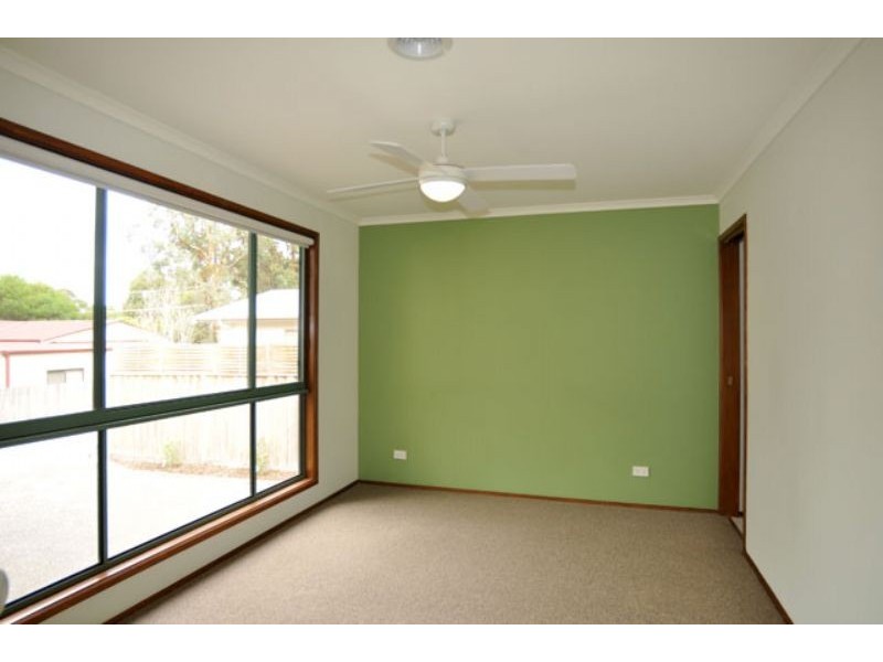 2/58 Toorak Rd, Inverloch VIC 3996