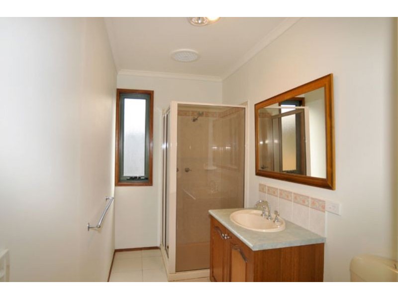 2/58 Toorak Rd, Inverloch VIC 3996