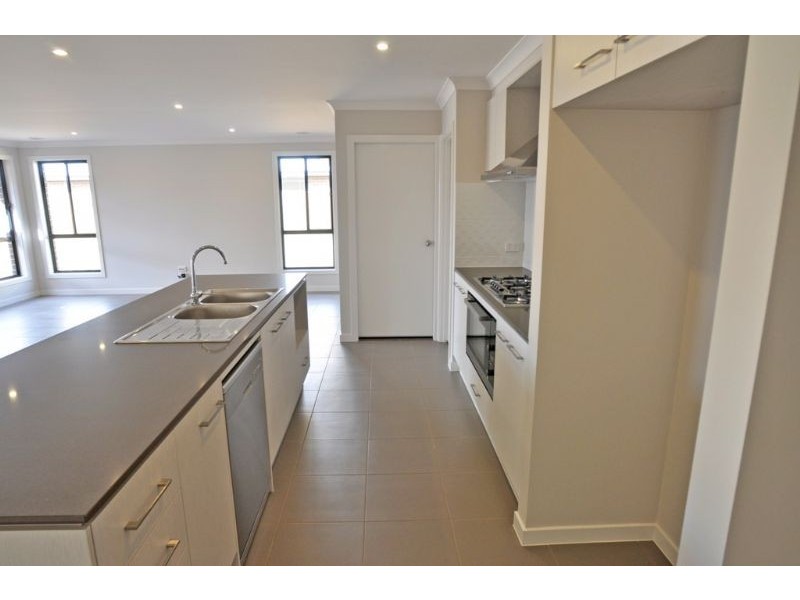 12 Hobson Place, Inverloch VIC 3996