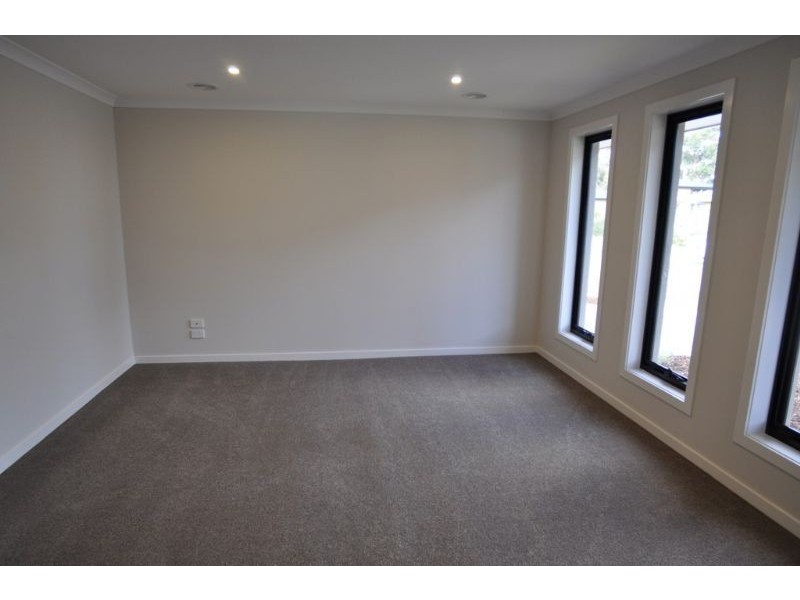 12 Hobson Place, Inverloch VIC 3996