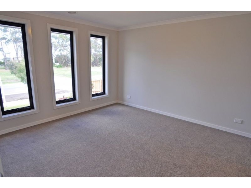 12 Hobson Place, Inverloch VIC 3996