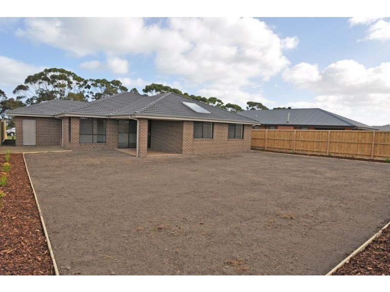12 Hobson Place, Inverloch VIC 3996