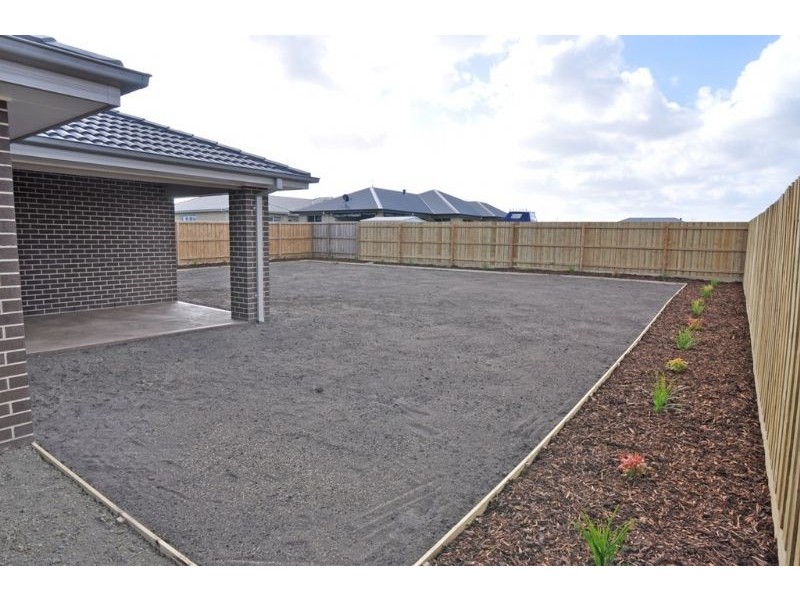 12 Hobson Place, Inverloch VIC 3996