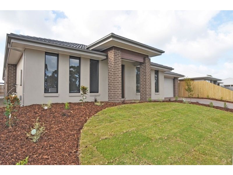 12 Hobson Place, Inverloch VIC 3996