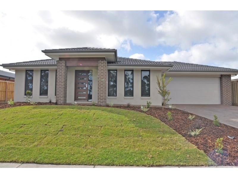 12 Hobson Place, Inverloch VIC 3996