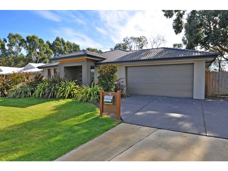 16 Correa Place, Inverloch VIC 3996