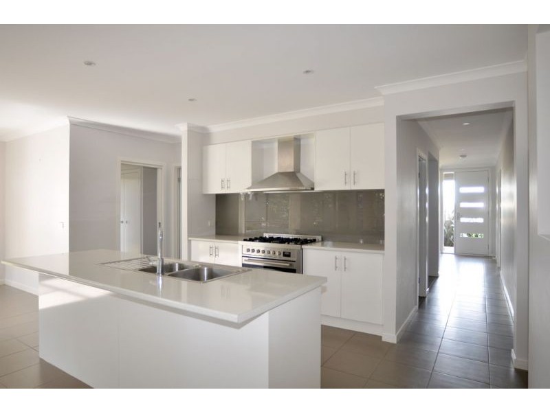 16 Correa Place, Inverloch VIC 3996