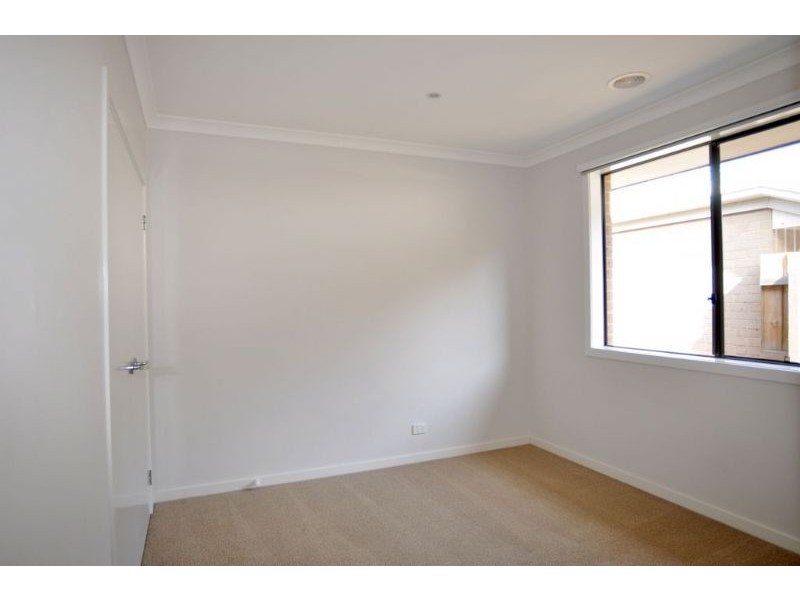 16 Correa Place, Inverloch VIC 3996