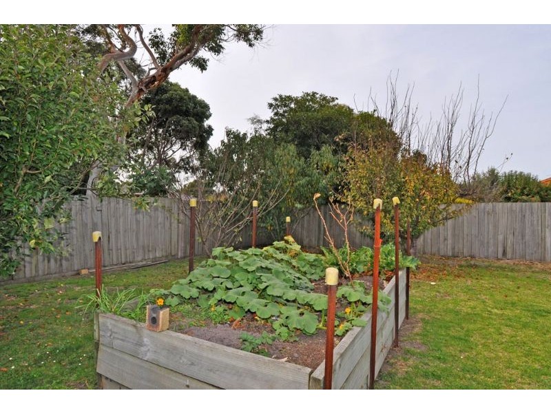 20 Woodland Heath Drive, Inverloch VIC 3996