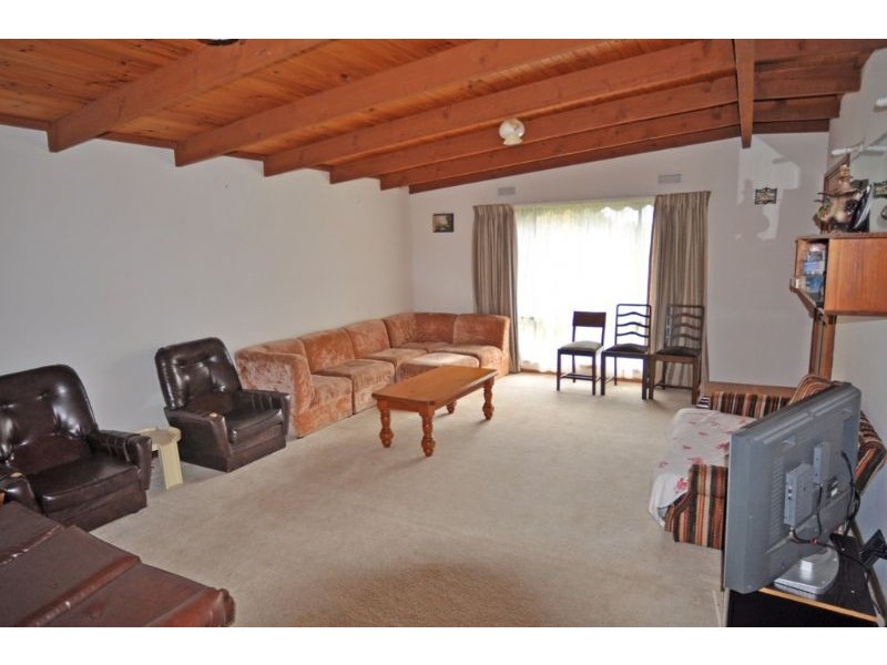 59 Wonthaggi Road, Inverloch VIC 3996