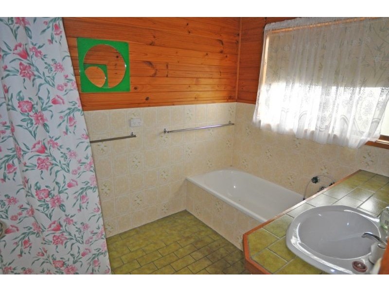 59 Wonthaggi Road, Inverloch VIC 3996