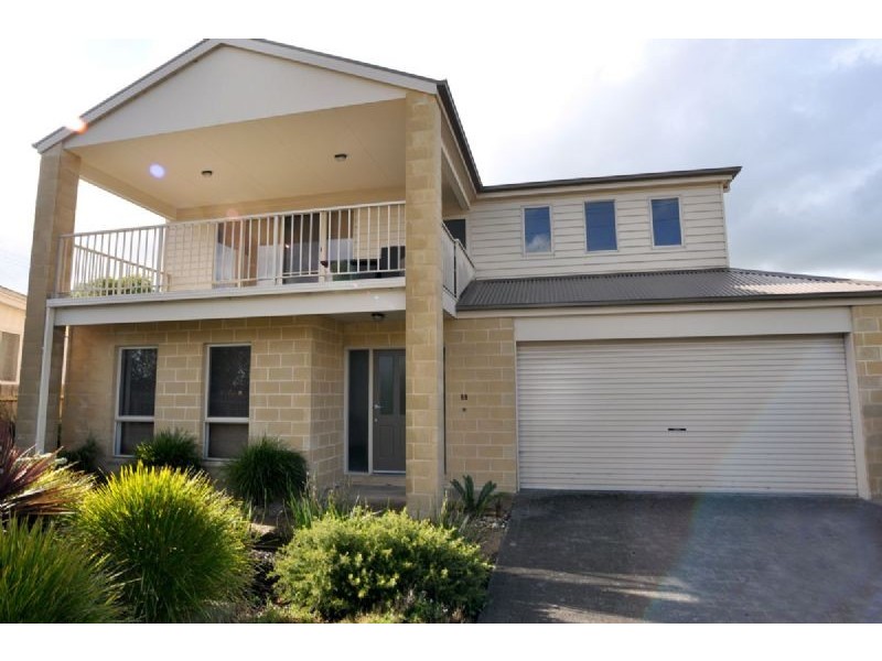 99 Bayview Avenue, Inverloch VIC 3996